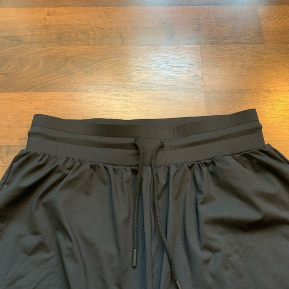 Gymshark Training Shorts - Picture 7 of 11
